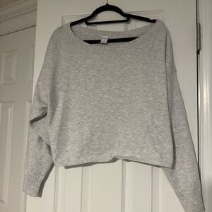 Hollister Women's Light Gray Crew Neck Sweater